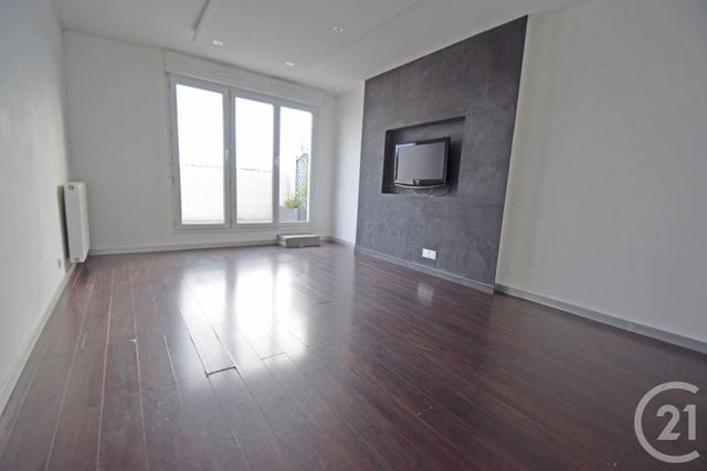Appartement F3 à vendre - 3 pièces - 62,29 m2 - La Plaine St Denis - 93 - ILE-DE-FRANCE