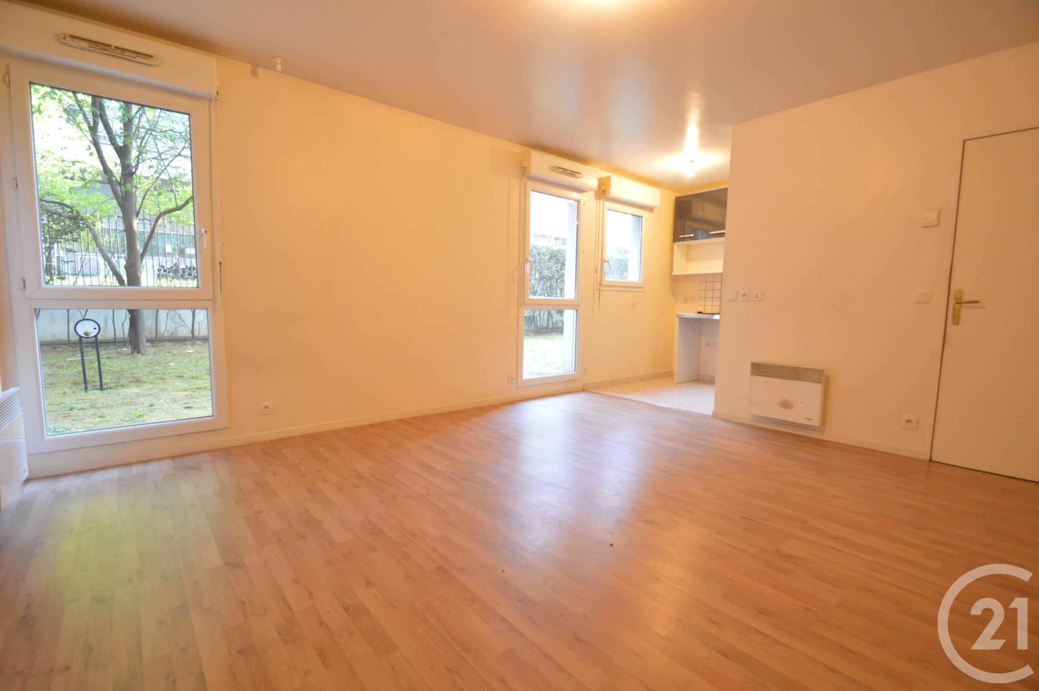 Studio à vendre - 1 pièce - 31 m2 - LA PLAINE ST DENIS - 93 - ILE-DE-FRANCE