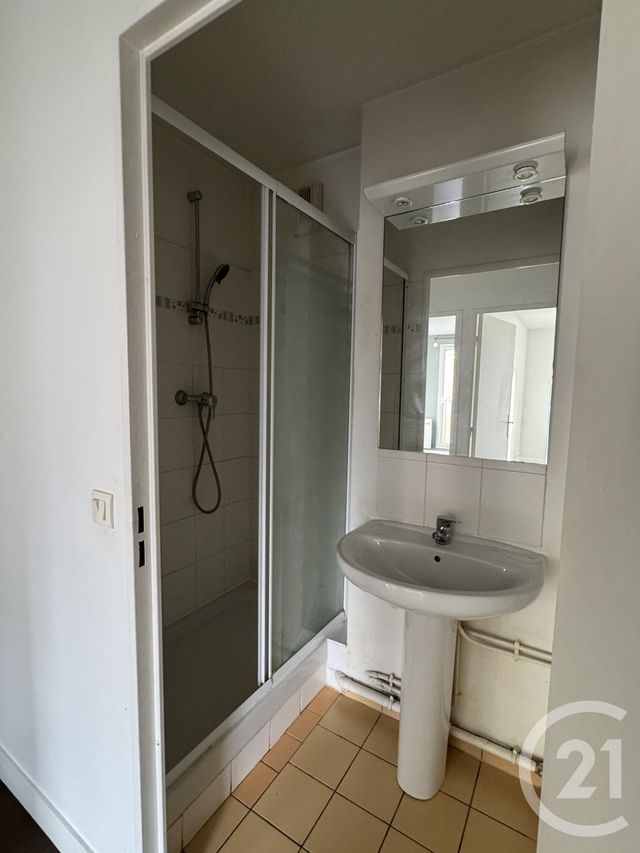 Appartement F4 &agrave; louer - 4 pi&egrave;ces - 79,72 m2 - St Denis - 93 - ILE-DE-FRANCE