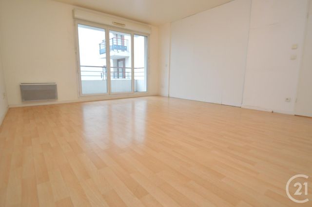 Appartement F4 à vendre - 4 pièces - 82,49 m2 - La Plaine St Denis - 93 - ILE-DE-FRANCE