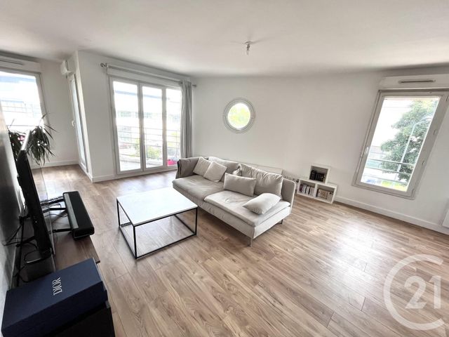 Appartement F4 à vendre - 4 pièces - 80,30 m2 - La Plaine St Denis - 93 - ILE-DE-FRANCE