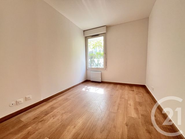 Afficher la photo en grand Appartement F3 à vendre - 3 pièces - 61,04 m2 - La Plaine St Denis - 93 - ILE-DE-FRANCE
