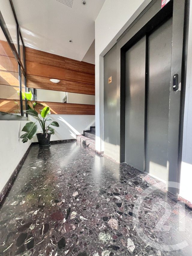 Afficher la photo en grand Appartement F3 à vendre - 3 pièces - 61,04 m2 - La Plaine St Denis - 93 - ILE-DE-FRANCE