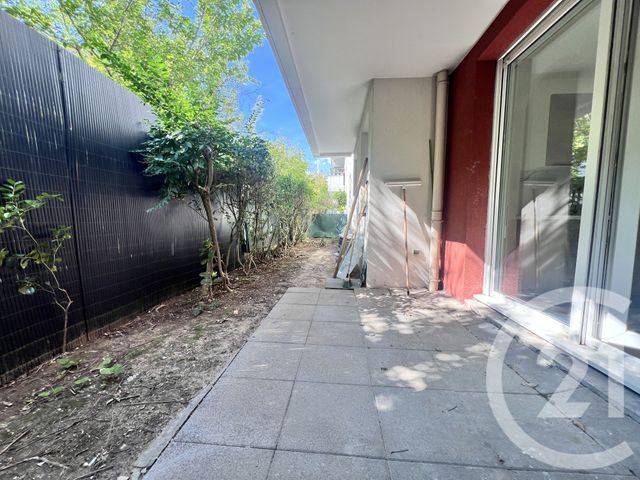 Afficher la photo en grand Appartement F3 à vendre - 3 pièces - 61,04 m2 - La Plaine St Denis - 93 - ILE-DE-FRANCE