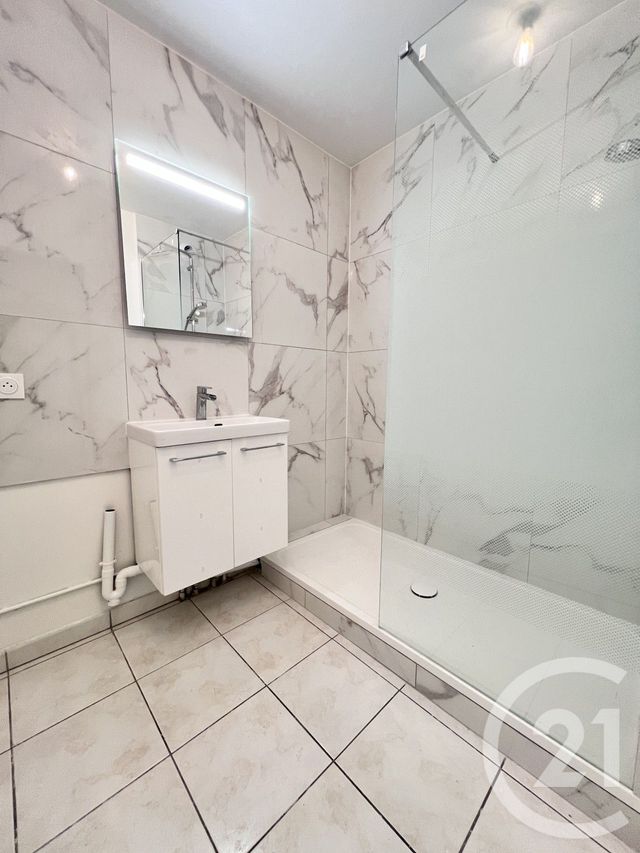 Afficher la photo en grand Appartement F3 à vendre - 3 pièces - 61,04 m2 - La Plaine St Denis - 93 - ILE-DE-FRANCE