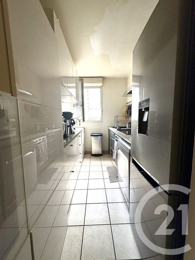 Afficher la photo en grand Appartement F3 à vendre - 3 pièces - 65,05 m2 - La Plaine St Denis - 93 - ILE-DE-FRANCE