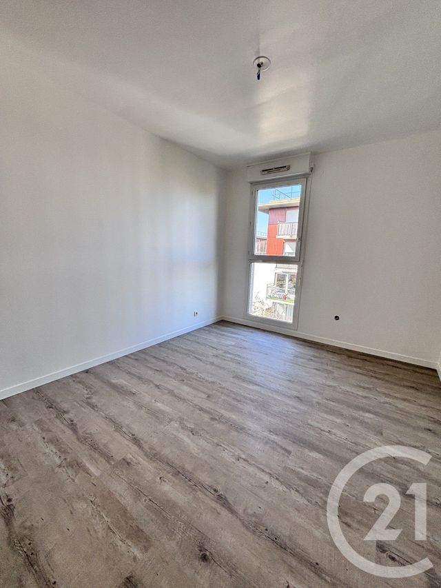 Appartement F4 à vendre - 4 pièces - 81,92 m2 - La Plaine St Denis - 93 - ILE-DE-FRANCE