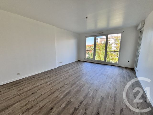 Appartement F4 à vendre - 4 pièces - 81,92 m2 - La Plaine St Denis - 93 - ILE-DE-FRANCE
