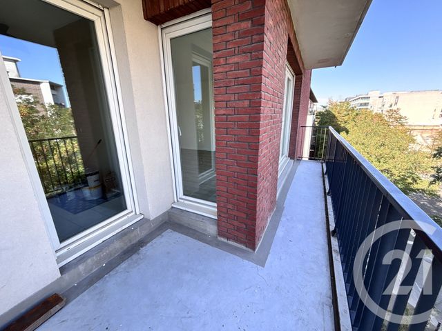 Appartement F4 à vendre - 4 pièces - 81,92 m2 - La Plaine St Denis - 93 - ILE-DE-FRANCE