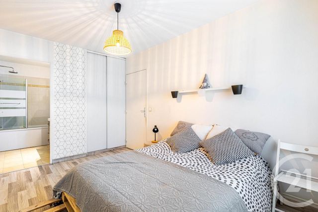 Appartement F2 à vendre - 2 pièces - 46 m2 - La Plaine St Denis - 93 - ILE-DE-FRANCE