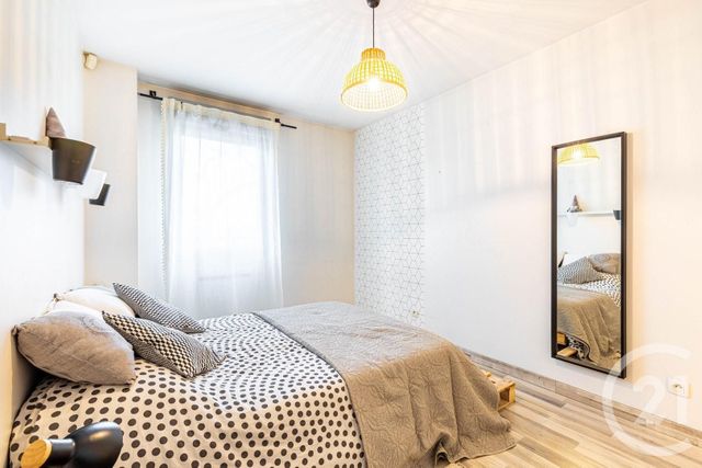 Appartement F2 à vendre - 2 pièces - 46 m2 - La Plaine St Denis - 93 - ILE-DE-FRANCE