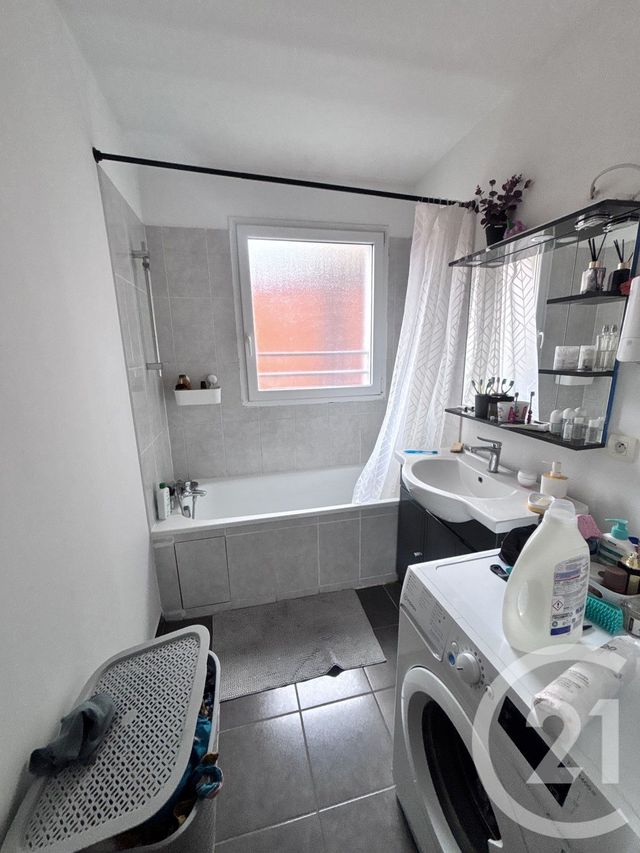 Appartement F3 à vendre - 3 pièces - 64 m2 - La Plaine St Denis - 93 - ILE-DE-FRANCE