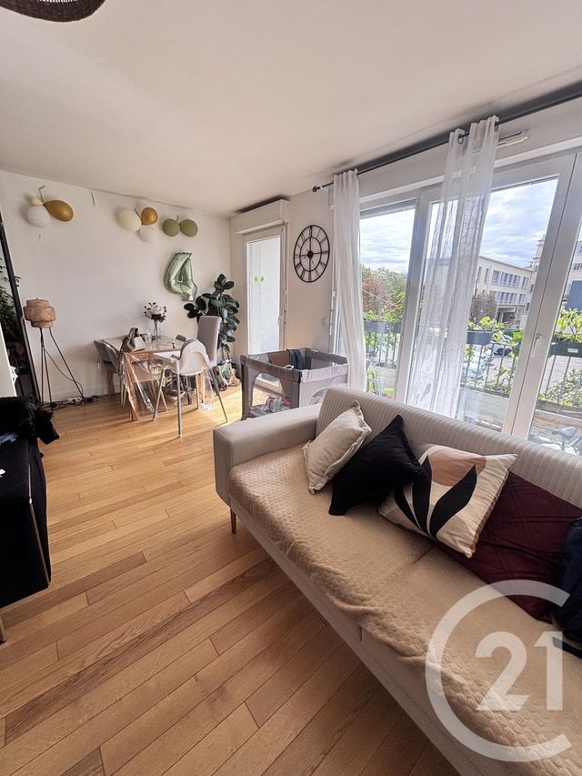 Appartement F3 à vendre - 3 pièces - 64 m2 - La Plaine St Denis - 93 - ILE-DE-FRANCE