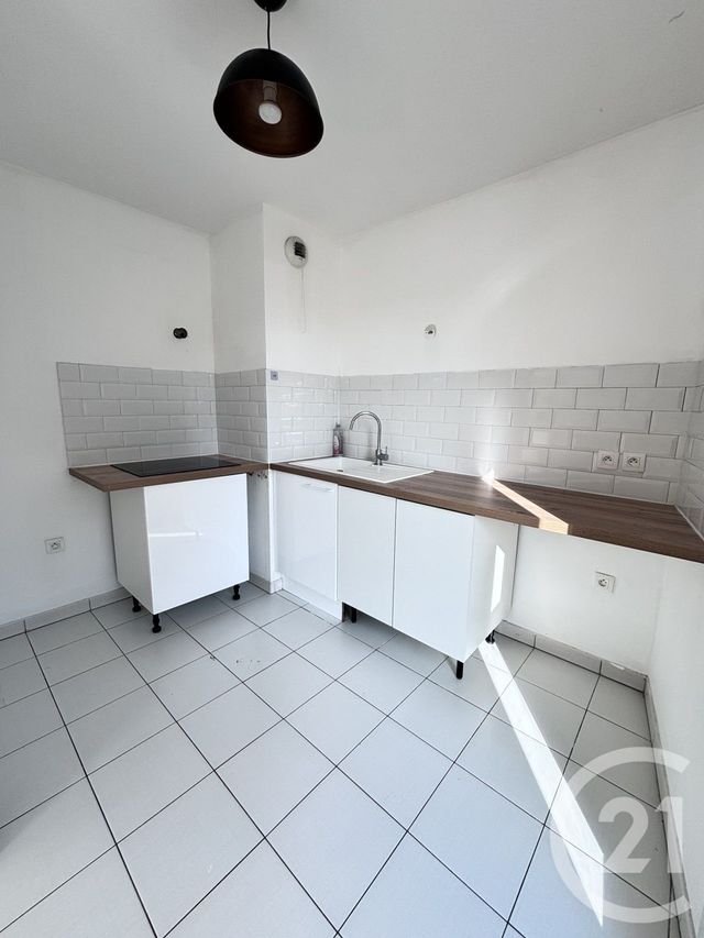Appartement F3 à vendre - 3 pièces - 66,09 m2 - St Denis - 93 - ILE-DE-FRANCE