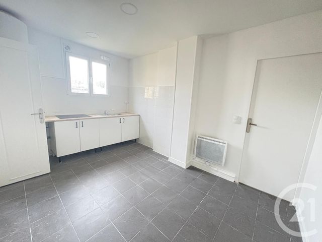 Appartement F2 à vendre - 2 pièces - 24,85 m2 - La Plaine St Denis - 93 - ILE-DE-FRANCE