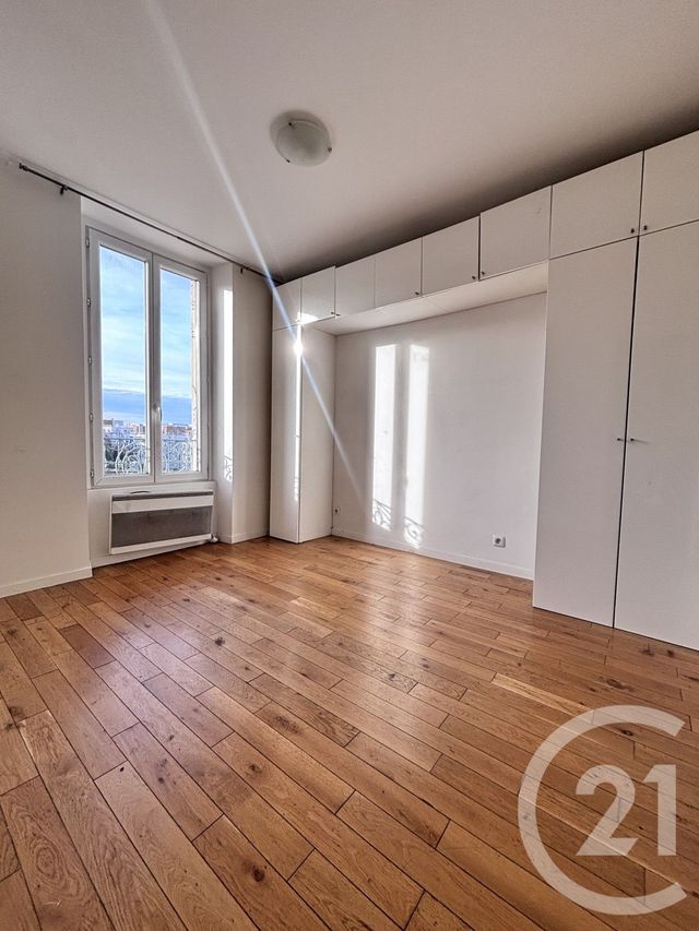 Appartement F2 à vendre - 2 pièces - 27,02 m2 - La Plaine St Denis - 93 - ILE-DE-FRANCE