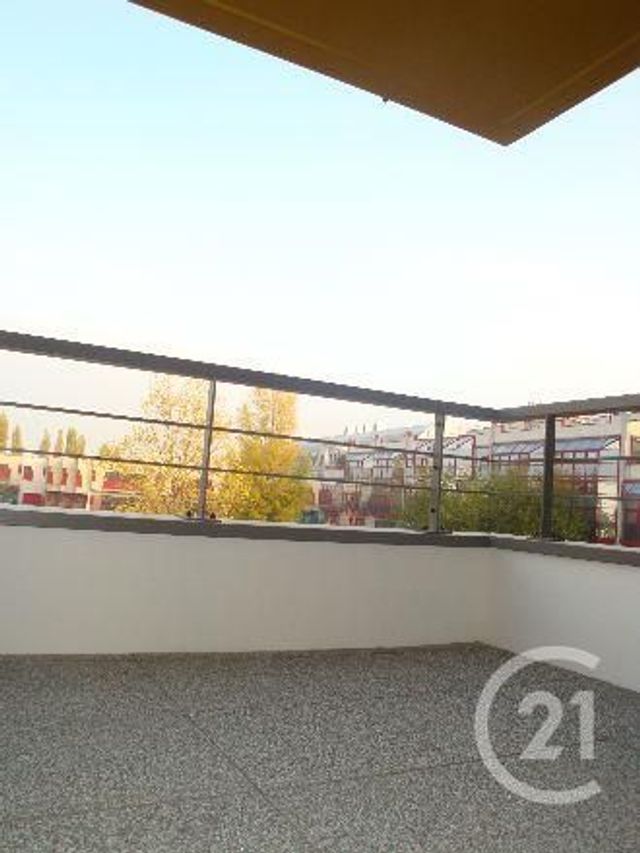 Afficher la photo en grand Appartement F3 à louer - 3 pièces - 61,74 m2 - La Plaine St Denis - 93 - ILE-DE-FRANCE