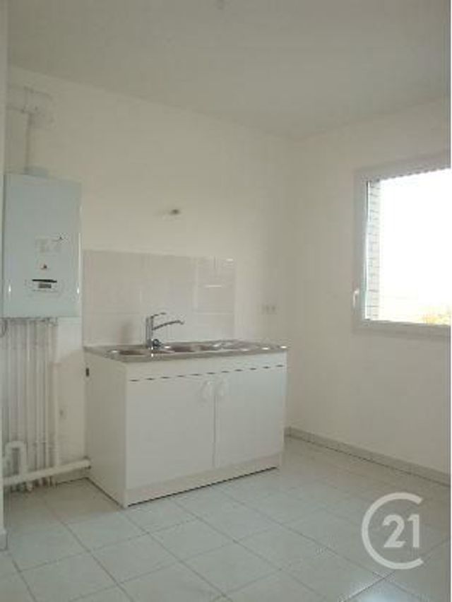 Afficher la photo en grand Appartement F3 à louer - 3 pièces - 61,74 m2 - La Plaine St Denis - 93 - ILE-DE-FRANCE