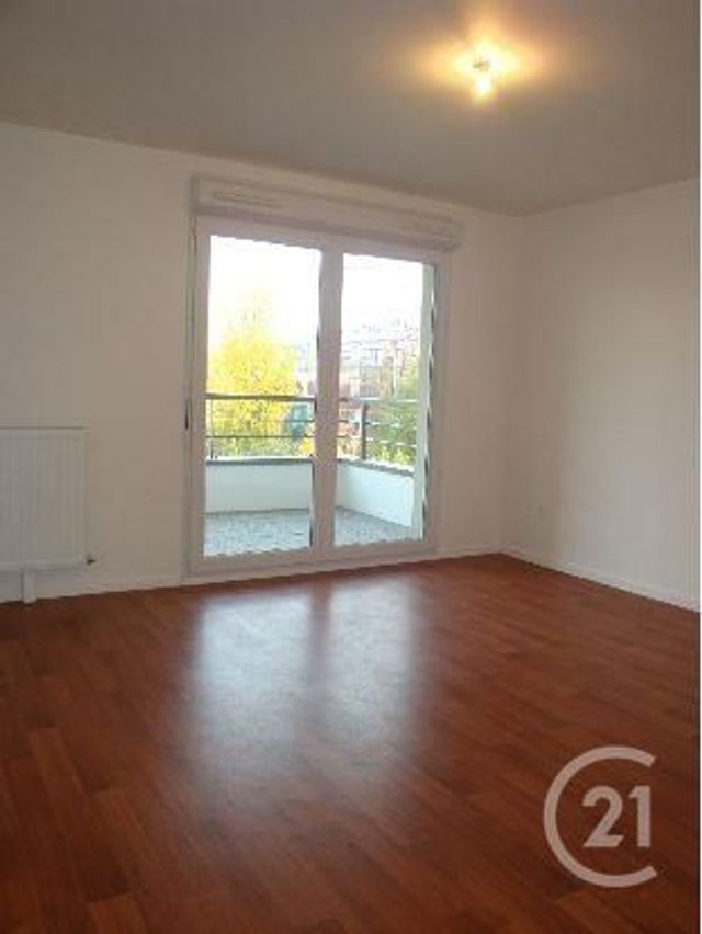 Afficher la photo en grand Appartement F3 à louer - 3 pièces - 61,74 m2 - La Plaine St Denis - 93 - ILE-DE-FRANCE