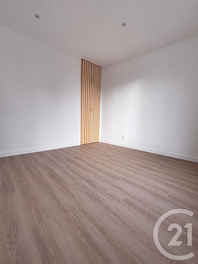 Appartement F2 à vendre - 2 pièces - 32,46 m2 - La Plaine St Denis - 93 - ILE-DE-FRANCE