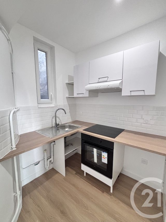 Appartement F2 à vendre - 2 pièces - 32,46 m2 - La Plaine St Denis - 93 - ILE-DE-FRANCE