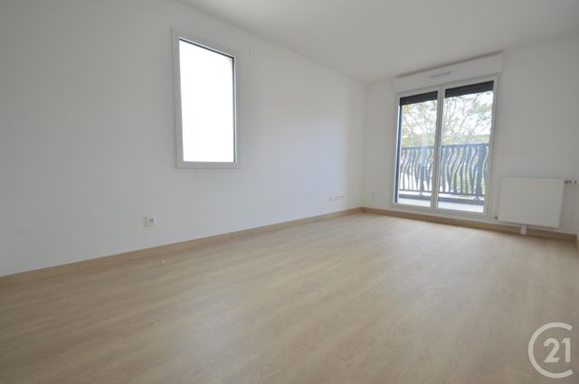 Appartement F4 à louer - 4 pièces - 75 m2 - La Plaine St Denis - 93 - ILE-DE-FRANCE