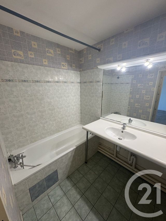 Appartement F2 &agrave; louer - 2 pi&egrave;ces - 43,02 m2 - La Plaine St Denis - 93 - ILE-DE-FRANCE