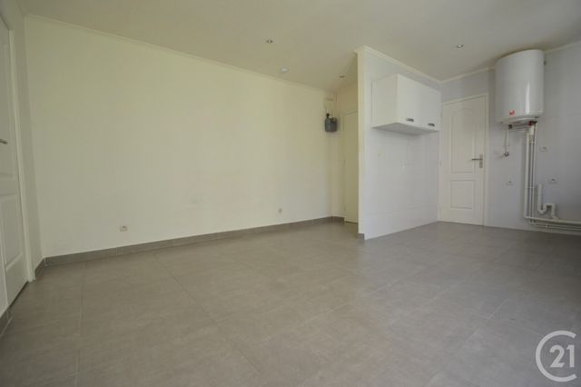Appartement F2 &agrave; louer - 2 pi&egrave;ces - 33,37 m2 - La Plaine St Denis - 93 - ILE-DE-FRANCE