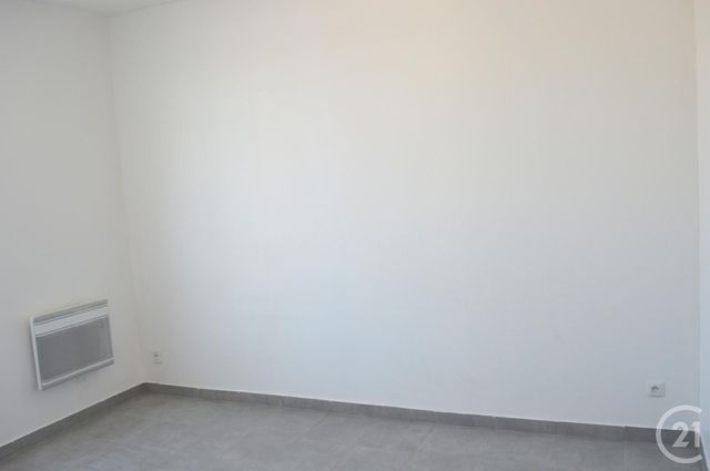 Appartement F1 &agrave; louer - 1 pi&egrave;ce - 27,07 m2 - St Denis - 93 - ILE-DE-FRANCE