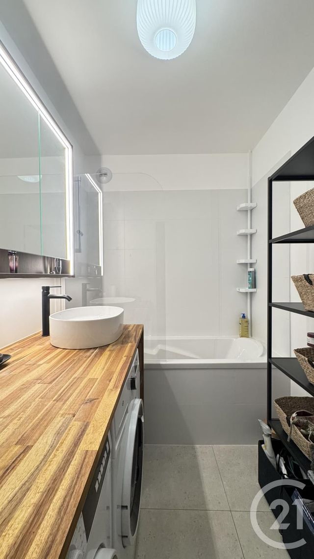 Appartement F4 &agrave; vendre - 4 pi&egrave;ces - 77 m2 - La Plaine St Denis - 93 - ILE-DE-FRANCE