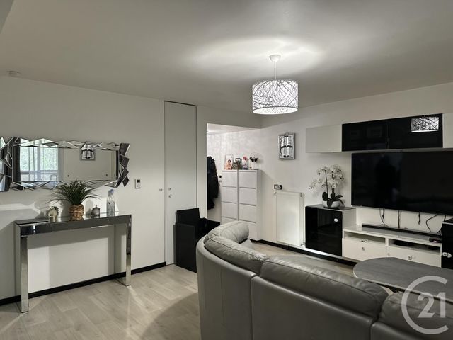 Appartement F3 à vendre - 3 pièces - 67 m2 - Stains - 93 - ILE-DE-FRANCE