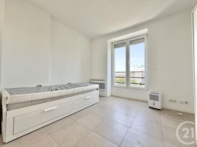 Appartement Studio à louer ST DENIS