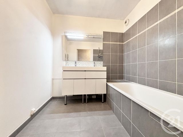 Appartement F3 &agrave; louer - 3 pi&egrave;ces - 56,39 m2 - St Denis - 93 - ILE-DE-FRANCE