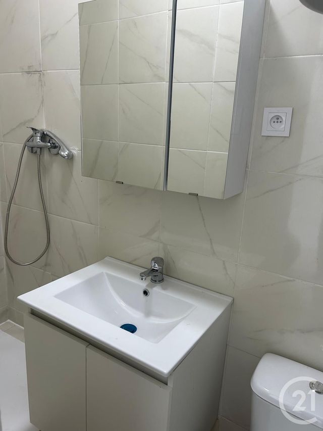 Appartement F1 &agrave; louer - 1 pi&egrave;ce - 23,30 m2 - La Plaine St Denis - 93 - ILE-DE-FRANCE