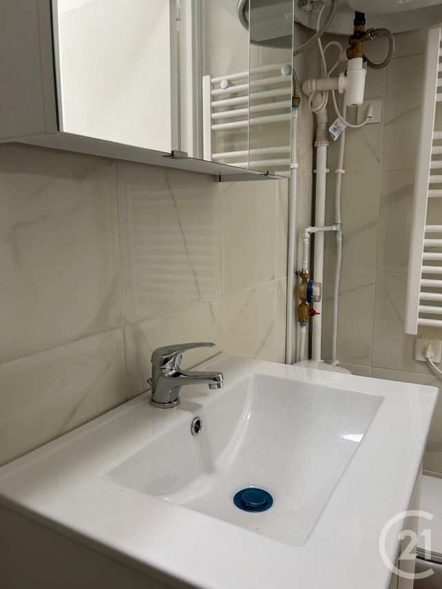 Appartement F1 &agrave; louer - 1 pi&egrave;ce - 23,30 m2 - La Plaine St Denis - 93 - ILE-DE-FRANCE
