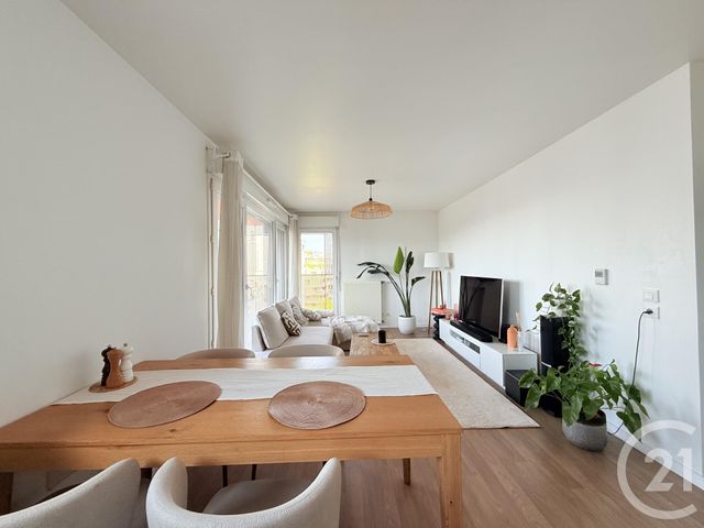 Appartement F3 &agrave; vendre - 3 pi&egrave;ces - 62,24 m2 - St Ouen - 93 - ILE-DE-FRANCE