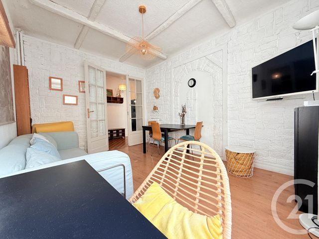 Afficher la photo en grand Appartement à vendre - 2 pièces - 45,33 m2 - St Ouen - 93 - ILE-DE-FRANCE