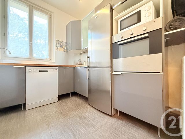 Afficher la photo en grand Appartement à vendre - 2 pièces - 45,33 m2 - St Ouen - 93 - ILE-DE-FRANCE