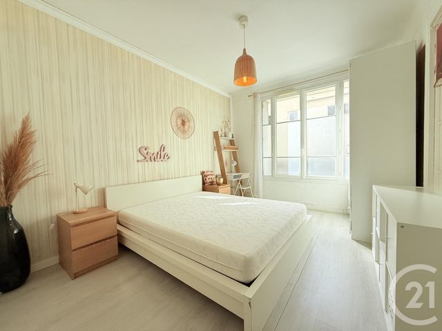 Afficher la photo en grand Appartement à vendre - 2 pièces - 45,33 m2 - St Ouen - 93 - ILE-DE-FRANCE