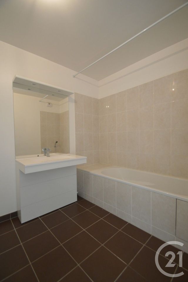 Appartement F3 à louer - 3 pièces - 65 m2 - St Ouen - 93 - ILE-DE-FRANCE