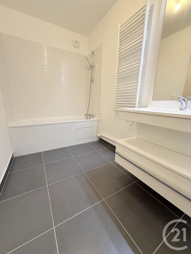 Appartement F3 à louer - 3 pièces - 58,51 m2 - La Plaine St Denis - 93 - ILE-DE-FRANCE