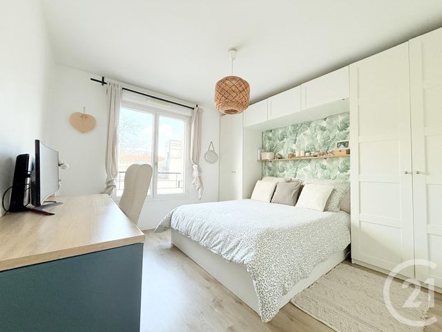 Appartement F4 &agrave; vendre - 4 pi&egrave;ces - 80,31 m2 - St Ouen - 93 - ILE-DE-FRANCE