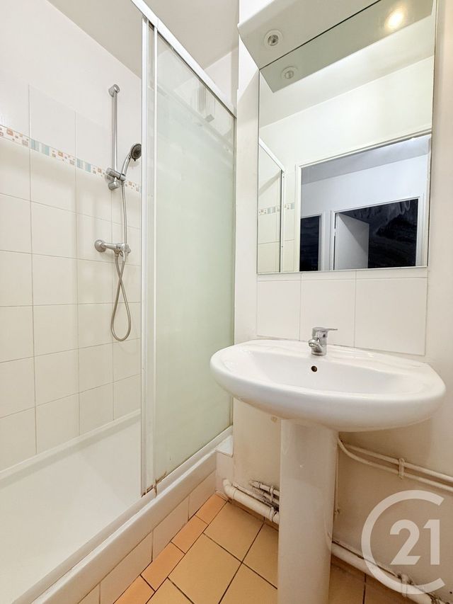 Appartement F4 &agrave; louer - 4 pi&egrave;ces - 79,72 m2 - St Denis - 93 - ILE-DE-FRANCE