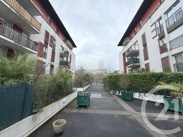 Appartement F4 &agrave; louer - 4 pi&egrave;ces - 79,72 m2 - St Denis - 93 - ILE-DE-FRANCE