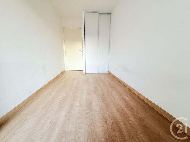 Appartement F4 &agrave; louer - 4 pi&egrave;ces - 75,43 m2 - La Plaine St Denis - 93 - ILE-DE-FRANCE