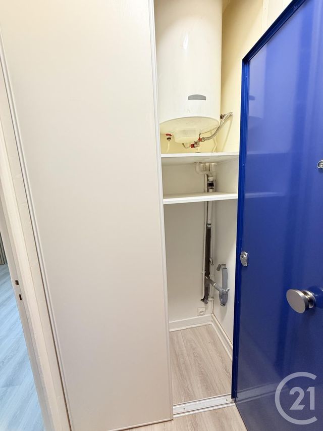 Appartement Studio &agrave; louer - 1 pi&egrave;ce - 15,52 m2 - Paris - 75018 - ILE-DE-FRANCE
