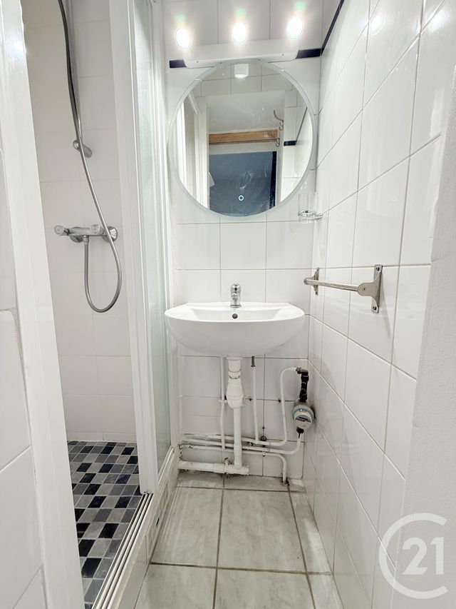 Appartement Studio &agrave; louer - 1 pi&egrave;ce - 15,52 m2 - Paris - 75018 - ILE-DE-FRANCE