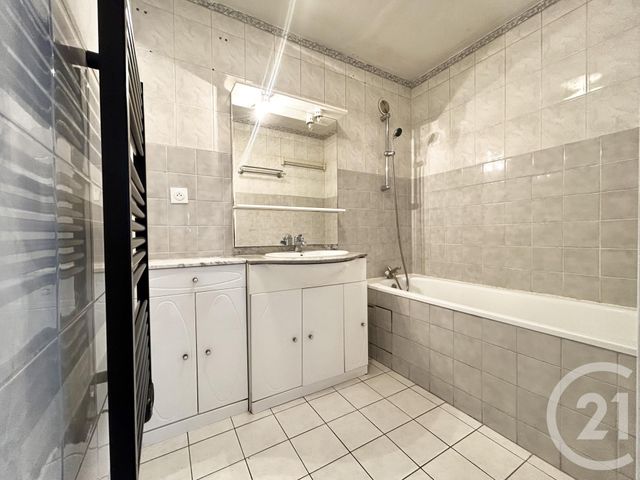 Appartement F3 &agrave; louer - 3 pi&egrave;ces - 81,15 m2 - Stains - 93 - ILE-DE-FRANCE