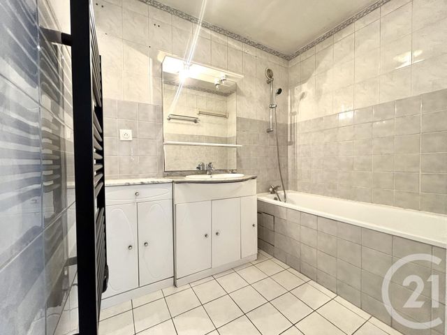 Appartement F3 &agrave; louer - 3 pi&egrave;ces - 81,15 m2 - Stains - 93 - ILE-DE-FRANCE