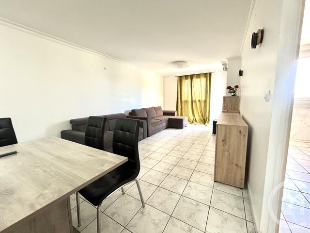 Appartement F3 &agrave; louer - 3 pi&egrave;ces - 81,15 m2 - Stains - 93 - ILE-DE-FRANCE